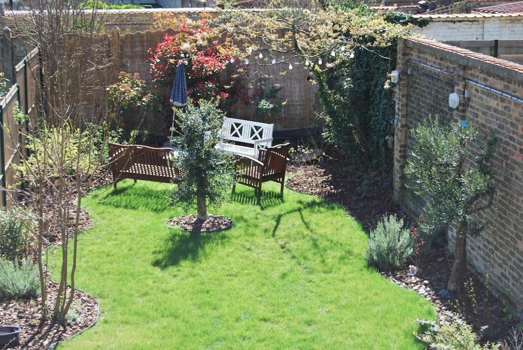 A Deux Pas De La Mer. Maison Avec Jardin Sud. Les Moussaillons Hébergement de vacances Dunkirk